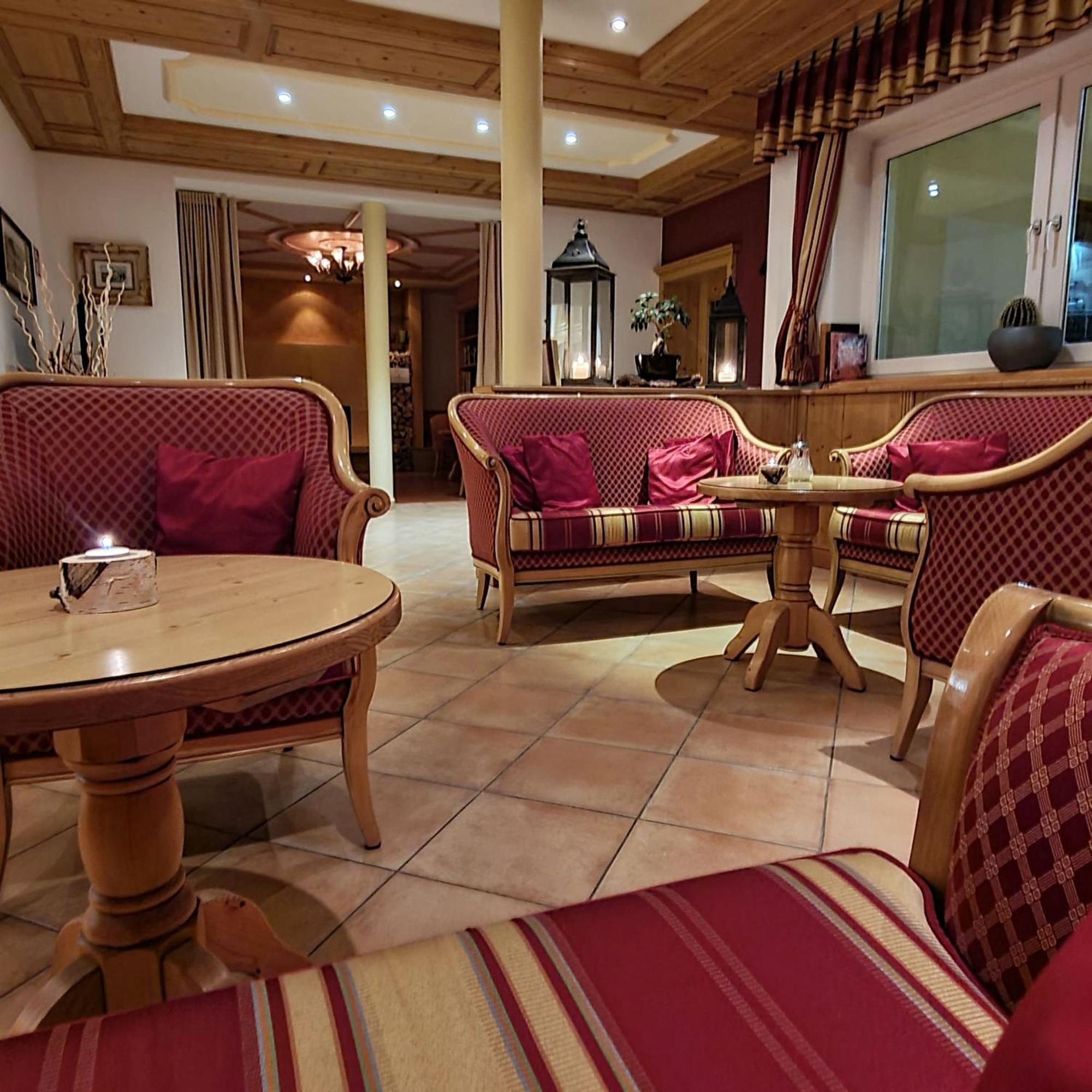 Berghotel Zum Zirm コッラルボ エクステリア 写真