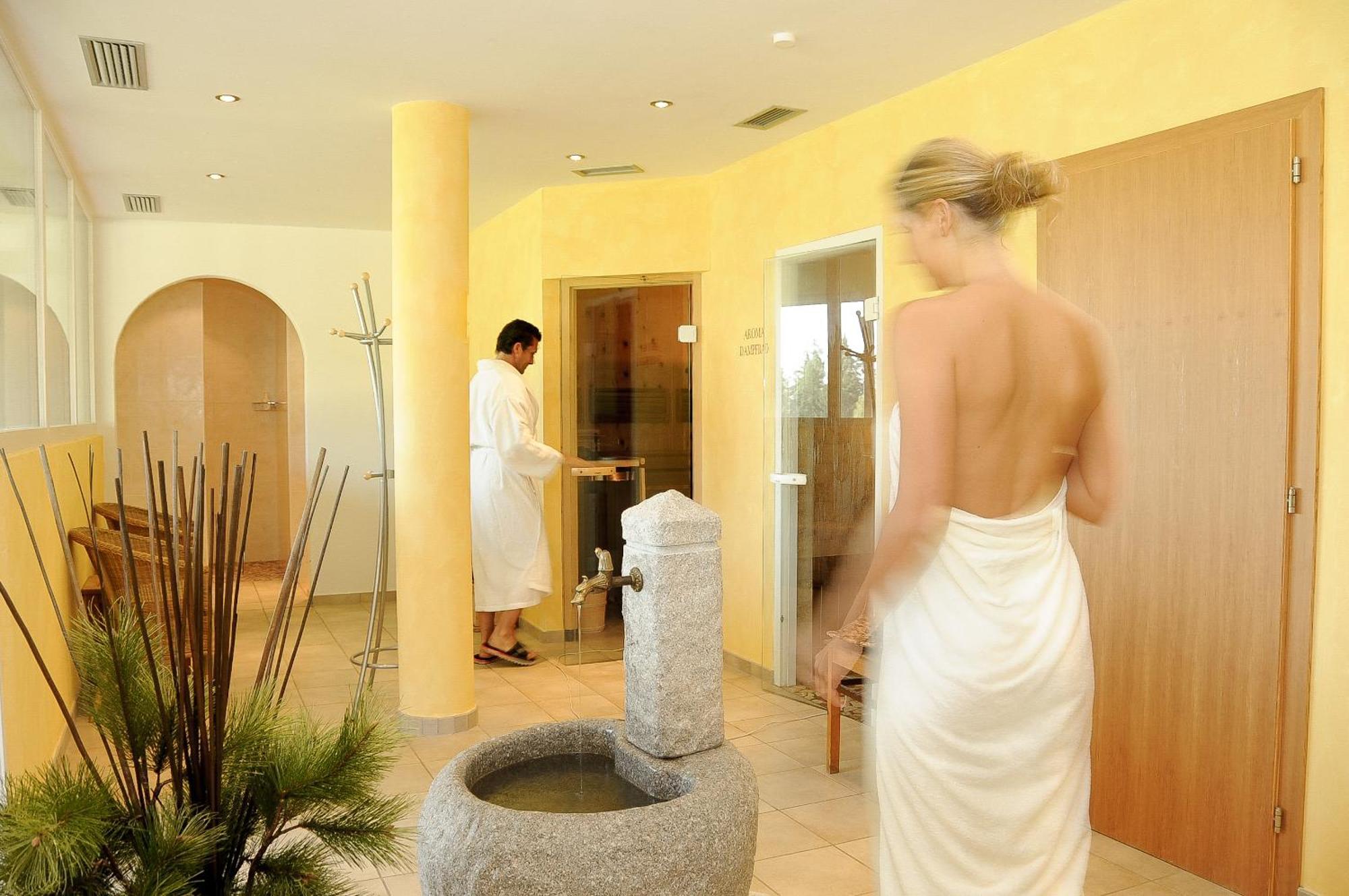 Berghotel Zum Zirm コッラルボ エクステリア 写真