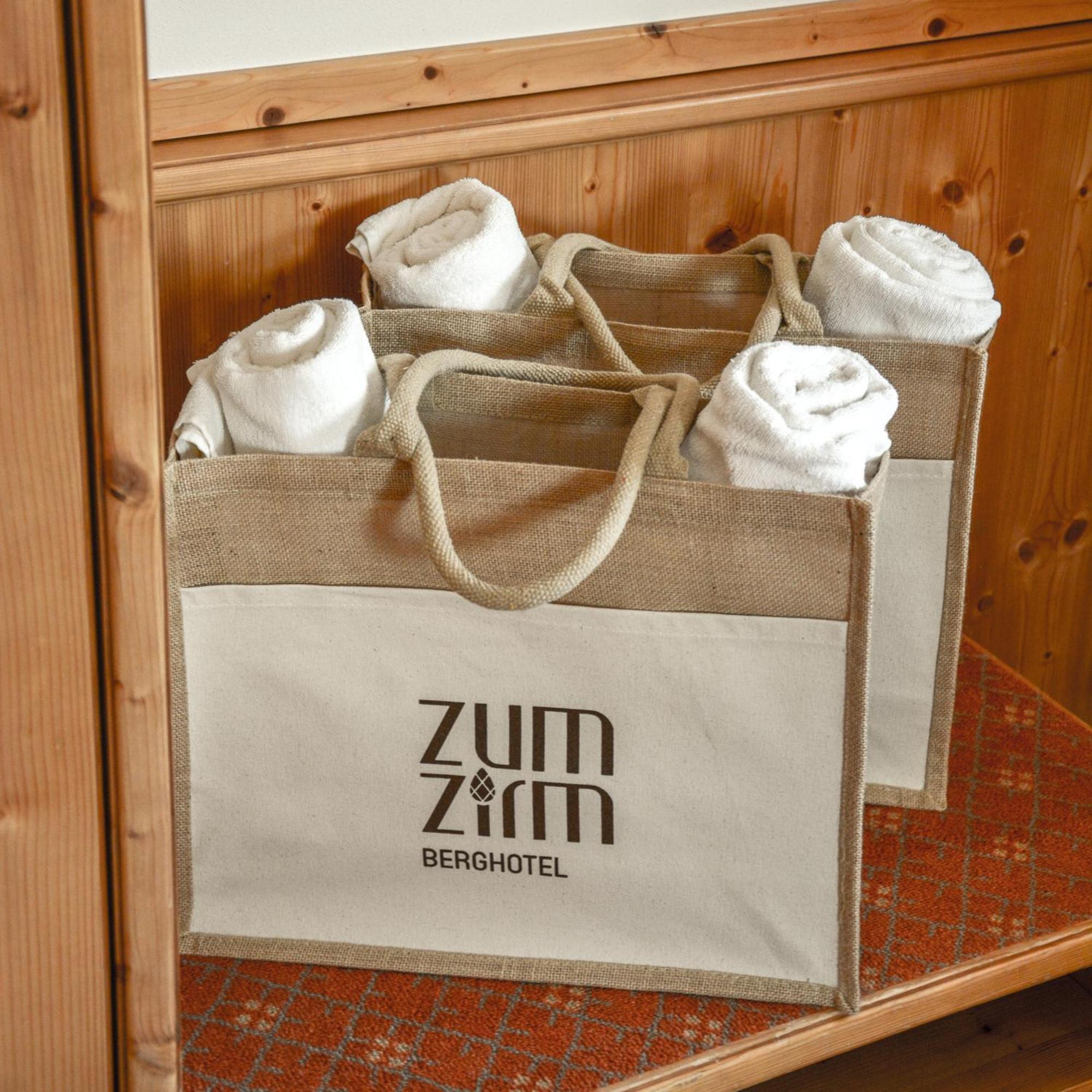 Berghotel Zum Zirm コッラルボ エクステリア 写真