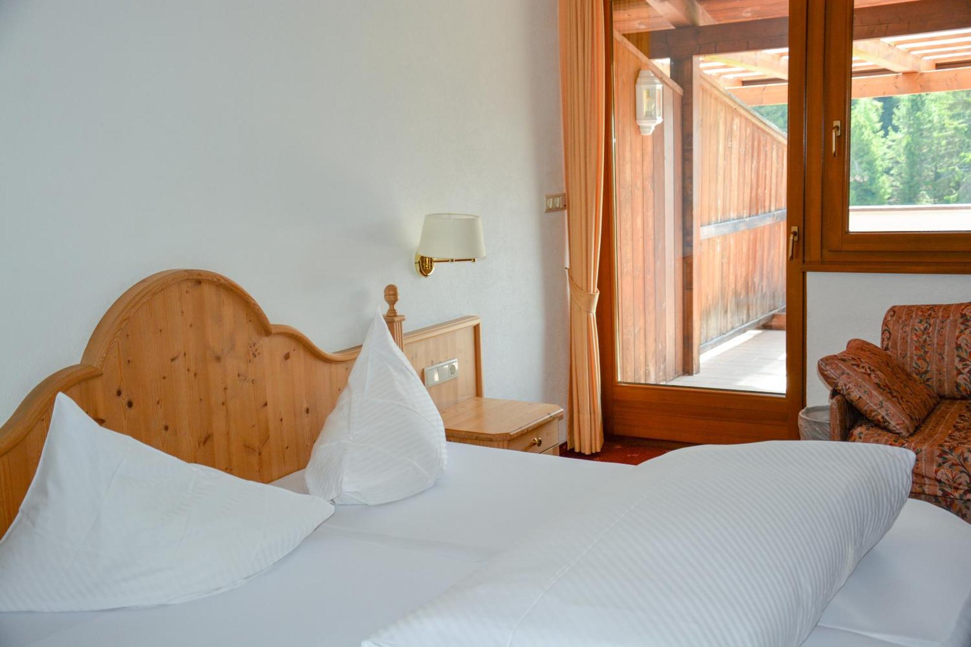Berghotel Zum Zirm コッラルボ エクステリア 写真