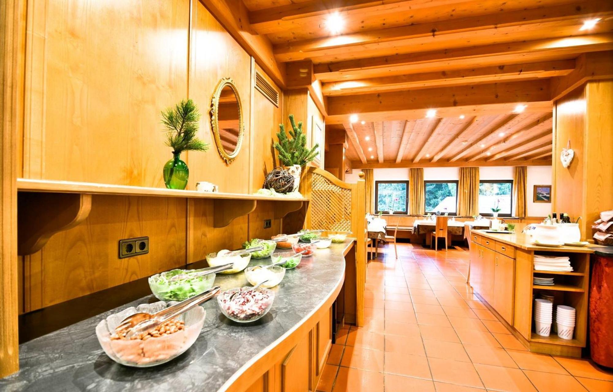 Berghotel Zum Zirm コッラルボ エクステリア 写真