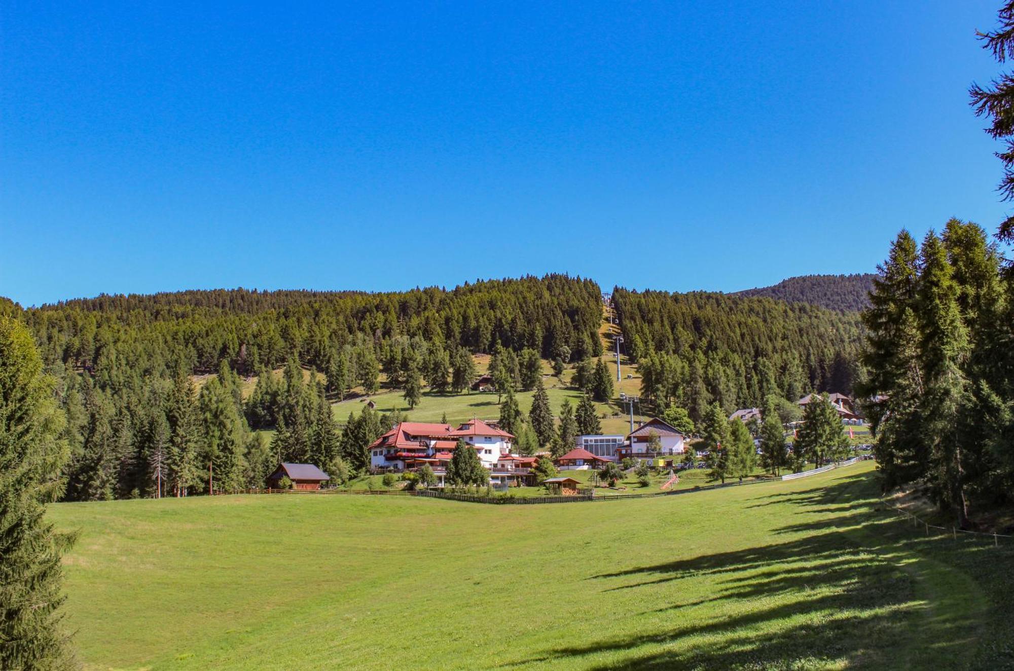 Berghotel Zum Zirm コッラルボ エクステリア 写真